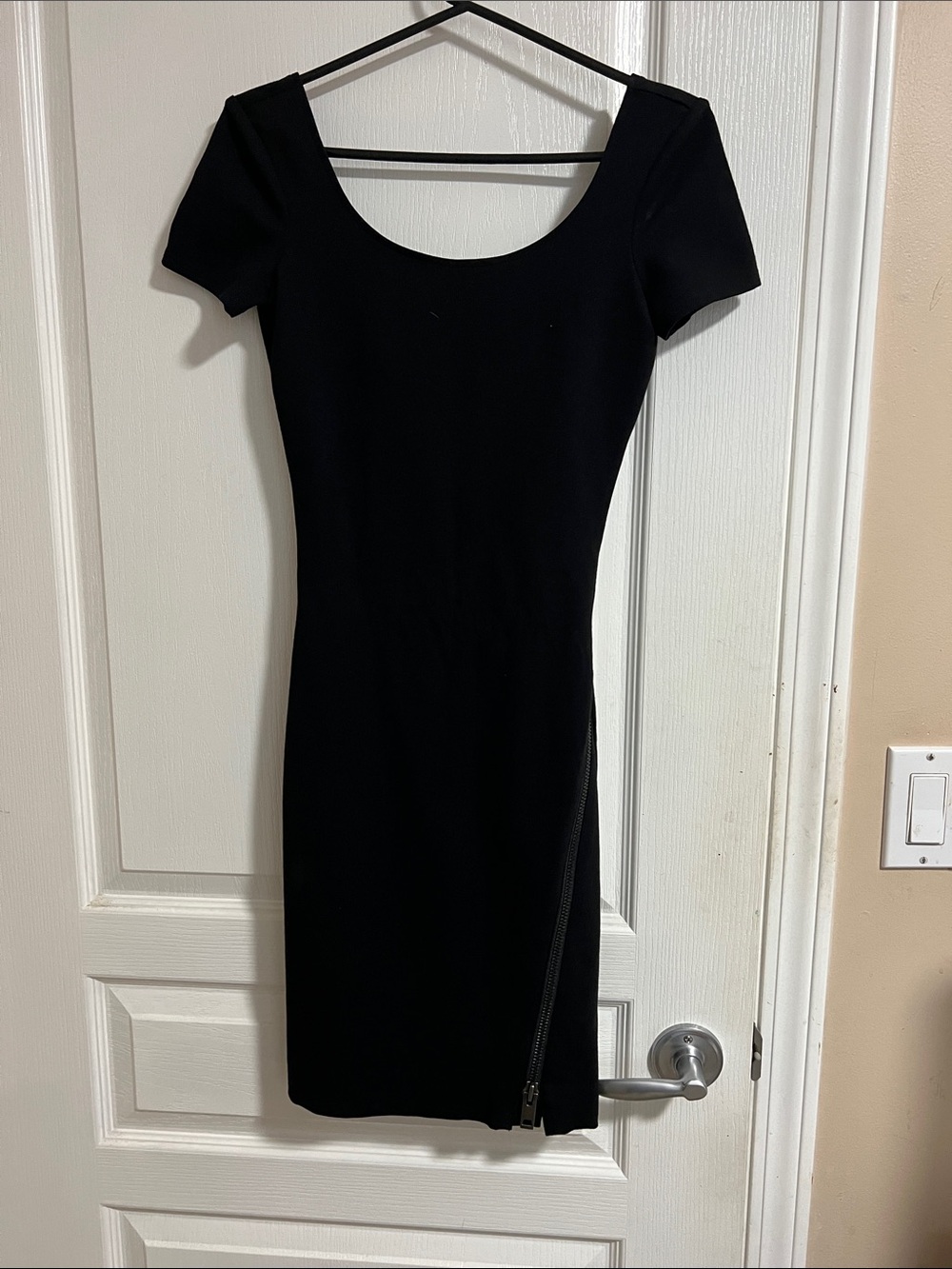 Classic Aritzia  Talula  Black  Scoop Neck Bodycon Dress